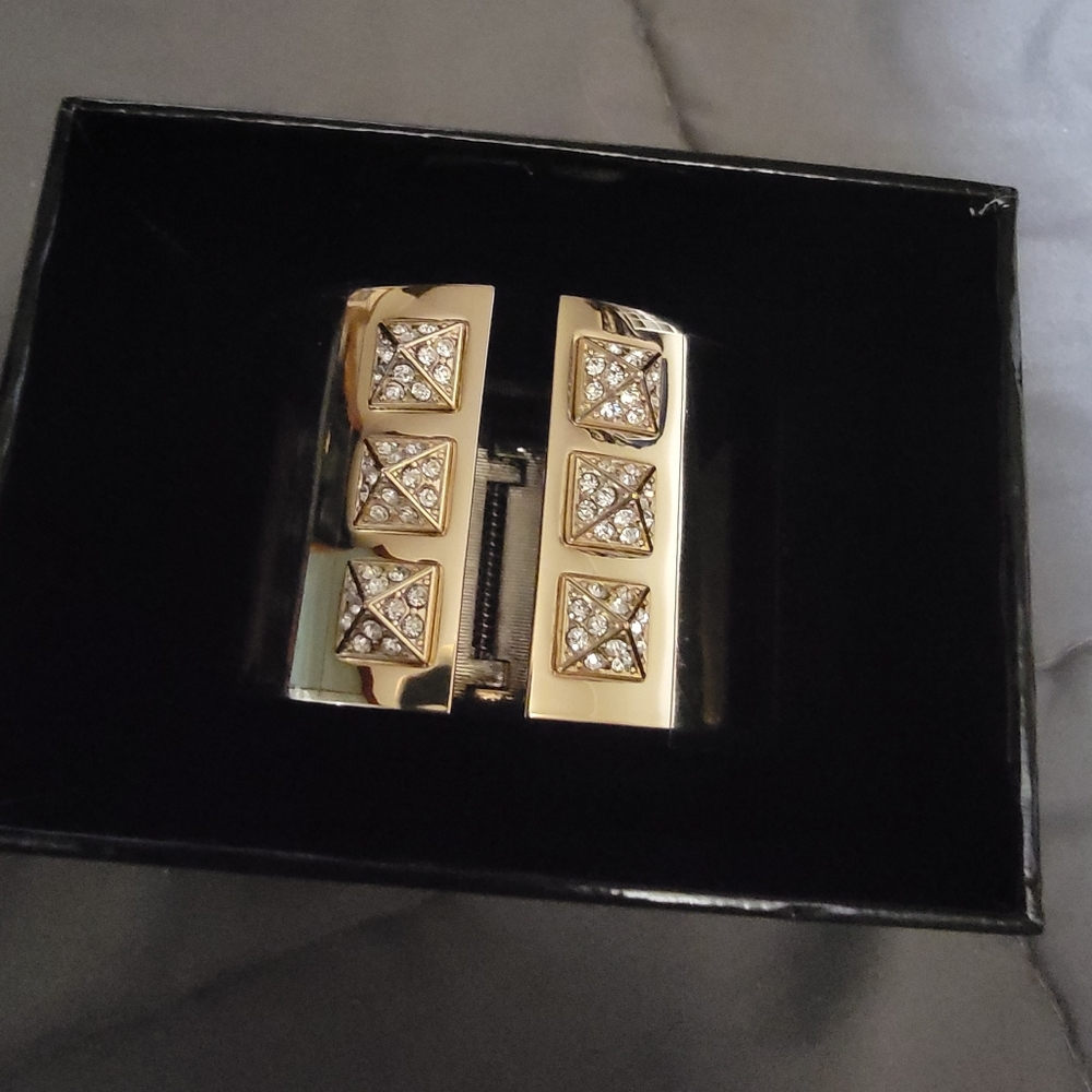 Victoria's secret bracelet